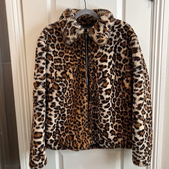 COPY - Kendall & Kylie Cheetah Fur Jacket - Picture 1 of 6